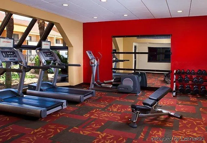 Courtyard By Marriott Downtown/capital Hotel