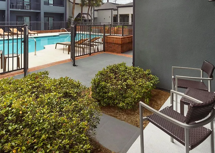 Courtyard By Marriott Downtown/capital Hotel 3*