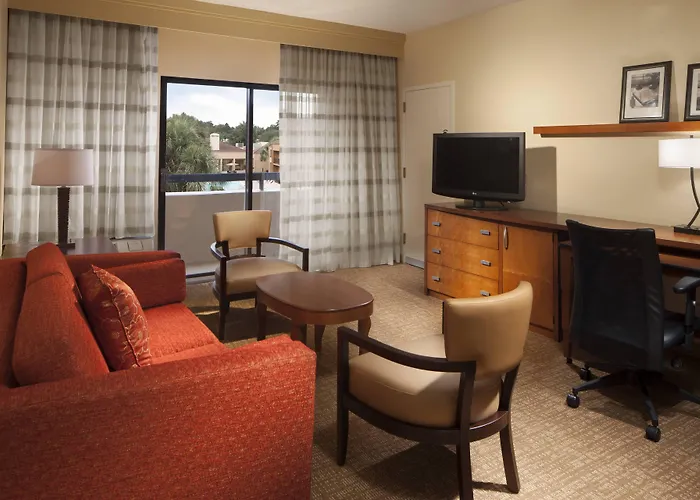 Courtyard By Marriott Downtown/capital Hotel
