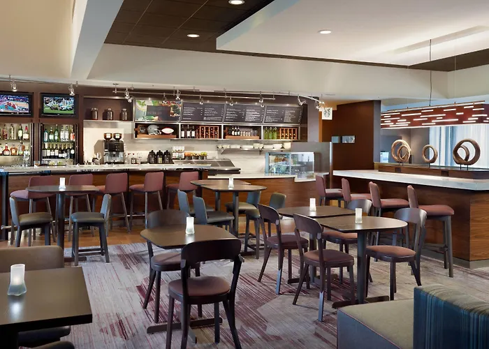 Courtyard By Marriott Downtown/capital