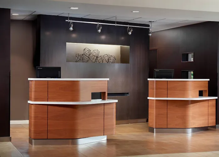 Courtyard By Marriott Downtown/capital