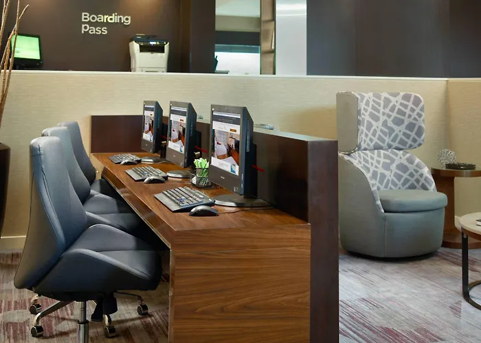 Courtyard By Marriott Downtown/capital 3*