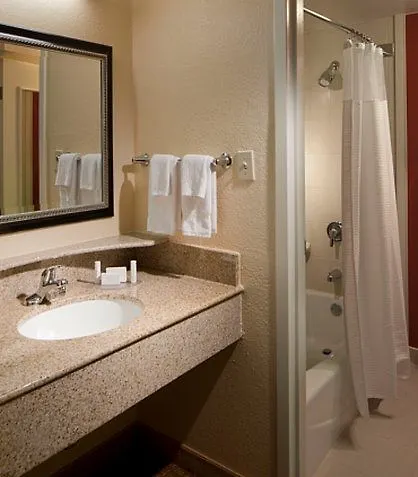 Courtyard By Marriott Downtown/capital Hotel Tallahassee