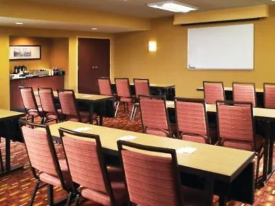Courtyard By Marriott Downtown/capital Hotel
